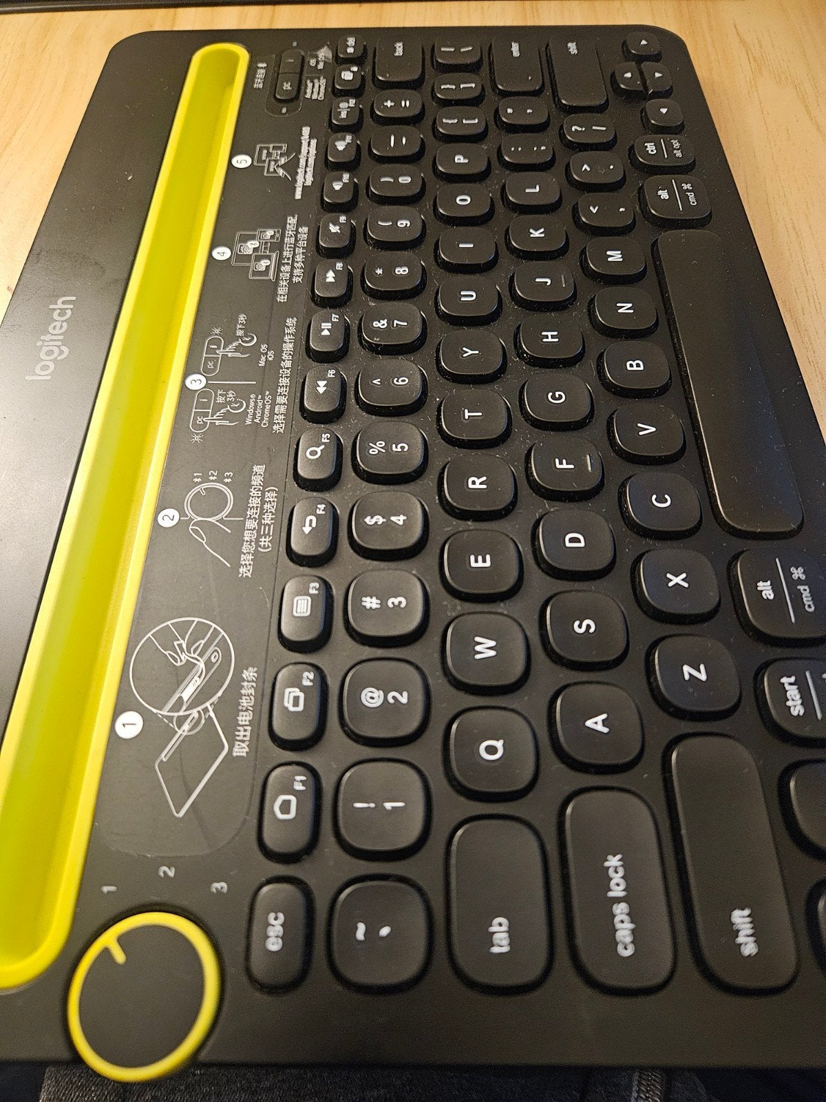 Logitech K480 Bluetooth Multi-Device Keyboard, Computers en Software, Ergonomisch, Ophalen of Verzenden, Zo goed als nieuw, Draadloos