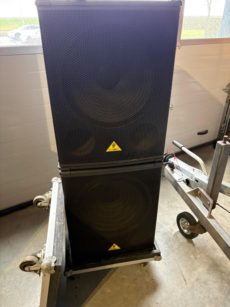 2x Behringer Eurolive B1800X PRO Subwoofer - 1600 Watt PA, Audio, Tv en Foto, Luidsprekers, Gebruikt, Subwoofer, 120 watt of meer