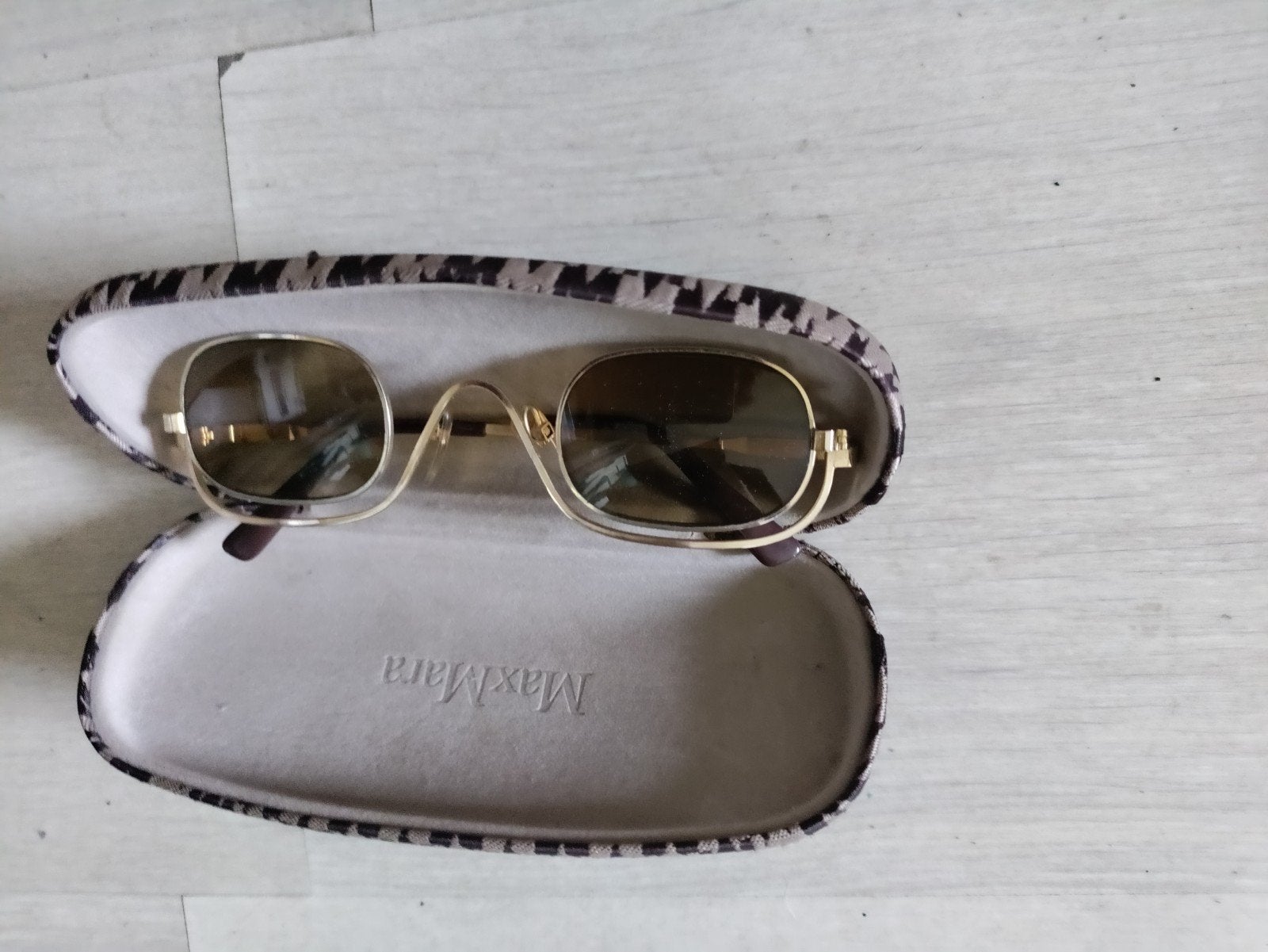Max Mara Zonnebril met Gouden Montuur en Bruine Glazen, Ophalen of Verzenden, Gebruikt, Bruin, Overige merken
