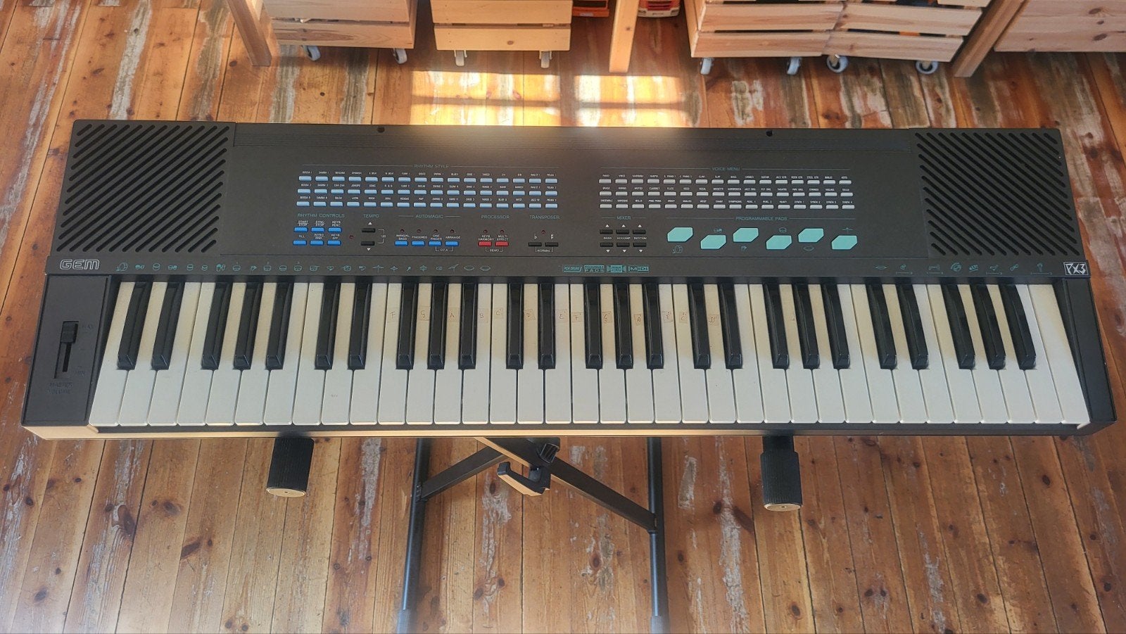 Keyboard met standaard, Met standaard, 61 toetsen, Gebruikt, Gem