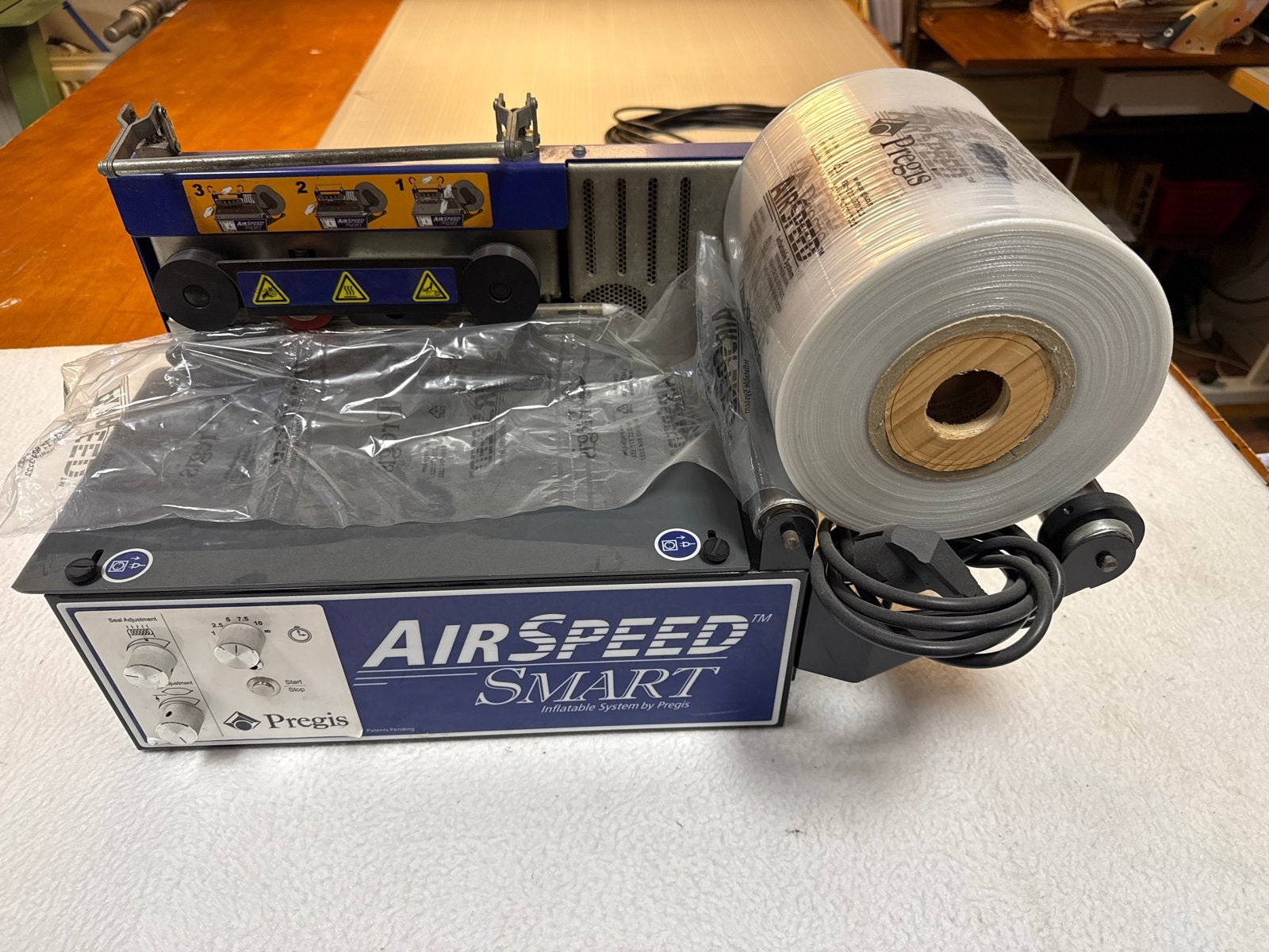 Pregis AirSpeed Smart Luchtkussenmachine met folie, Ophalen