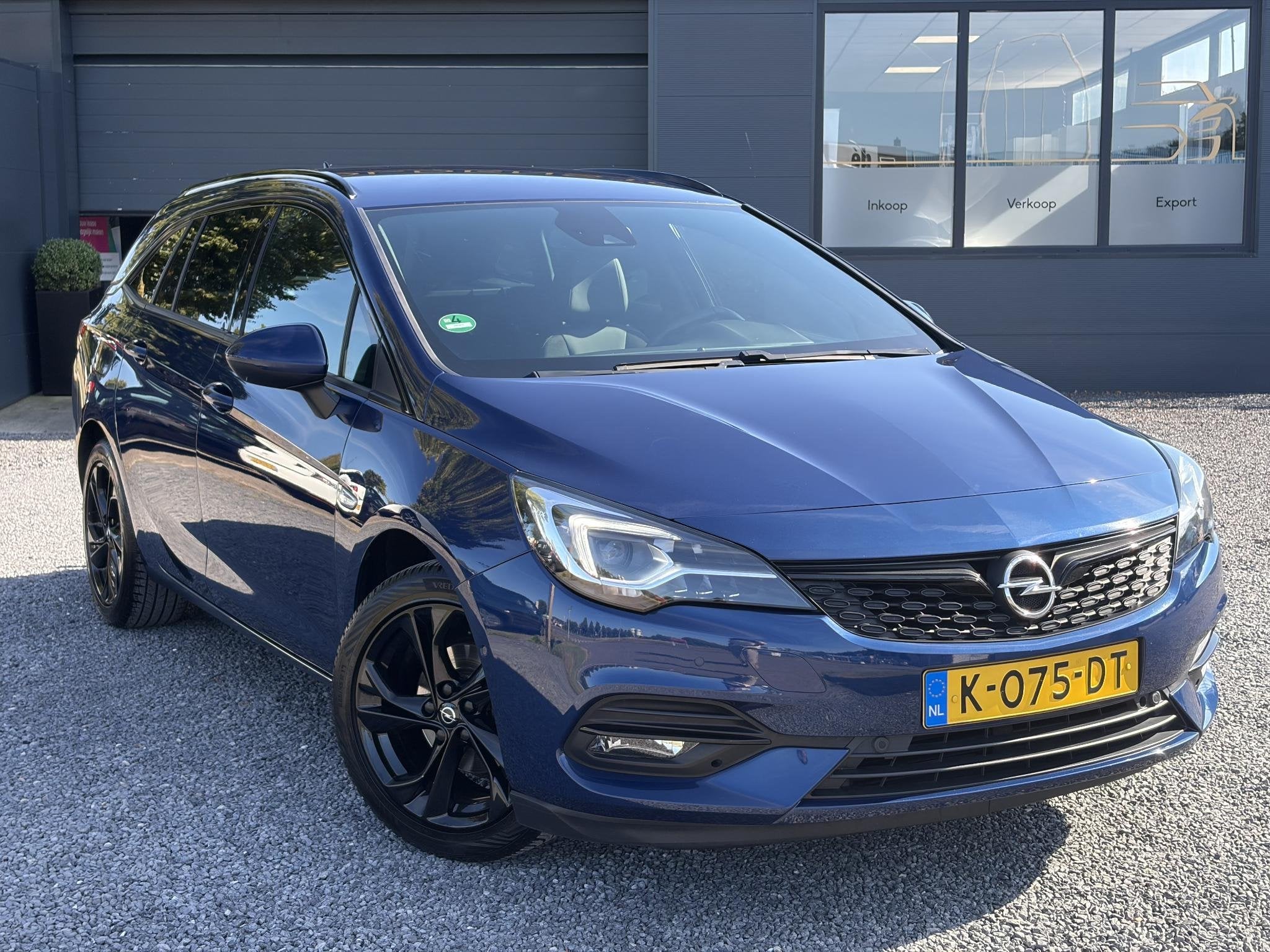 Opel Astra Sports Tourer 1.2 Ultimate 2e Eigenaar l Trekhaak, Voorwielaandrijving, 145 pk, 1199 cc, Blauw