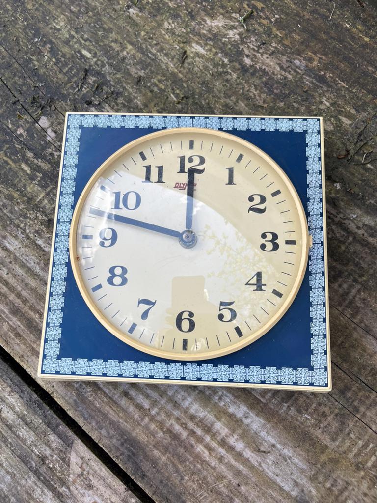 Retro wand klok jaren 60 vintage blauw Olymp €19,50, Ophalen of Verzenden, Huis en Inrichting