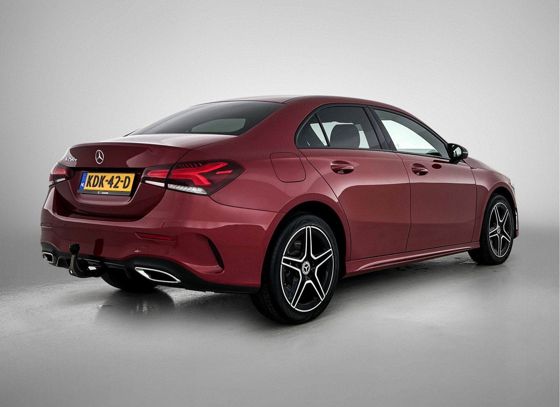 Mercedes-Benz A-Klasse 250 e AMG Plug-In Hybride AMG Line |, Auto's, 12 maanden, Gebruikt, 4 cilinders, 80 km
