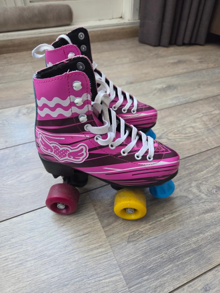 Roze Roller Skates Maat 33 -, Sport en Fitness, Schaatsen, Ophalen, Zo goed als nieuw, Overige typen, Overige merken