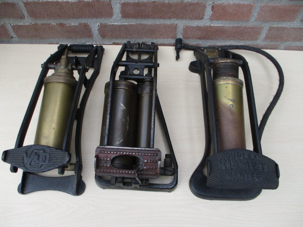 3 Antieke koperen banden pompen., Ophalen of Verzenden