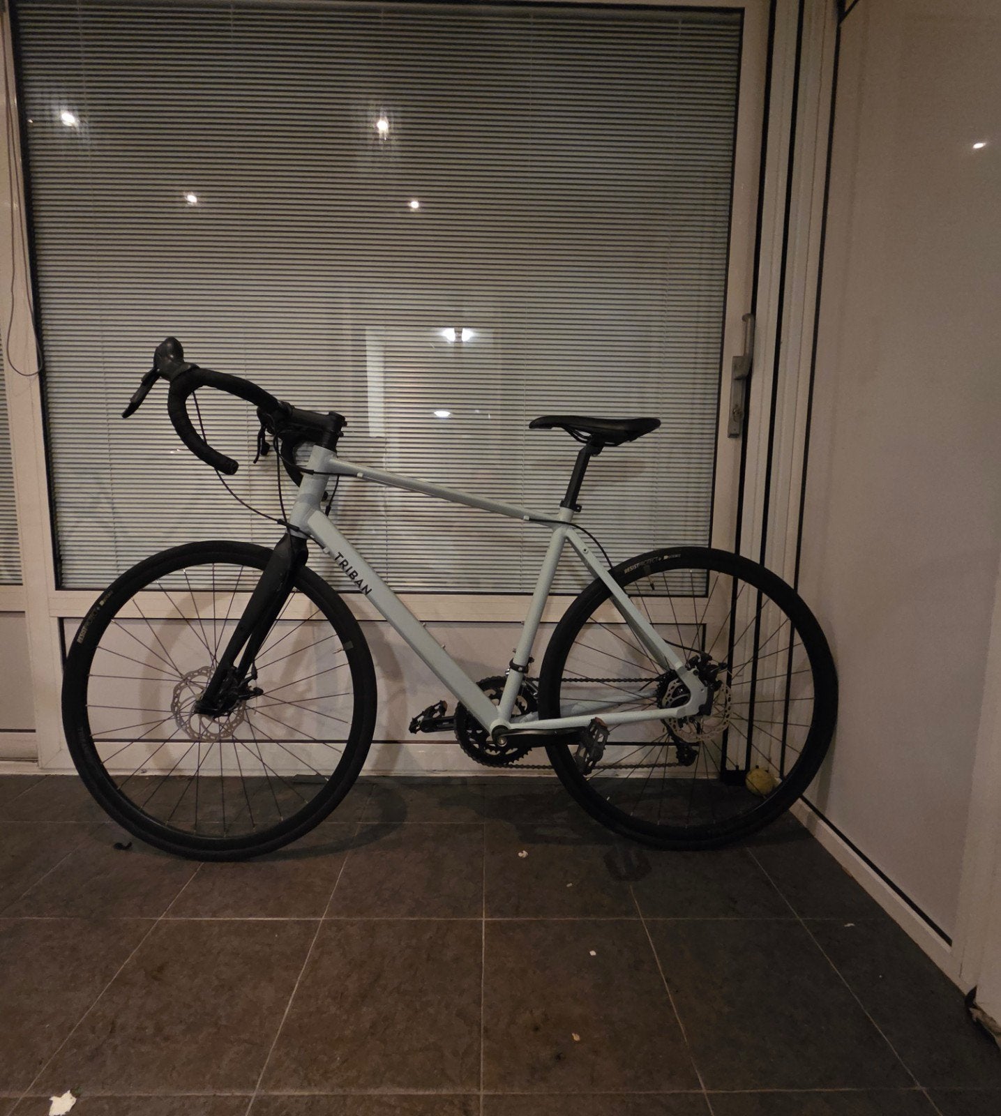 Triban racefiets zo goed als nieuw, Fietsen en Brommers, Overige merken, Minder dan 10 versnellingen, Aluminium, Ophalen of Verzenden