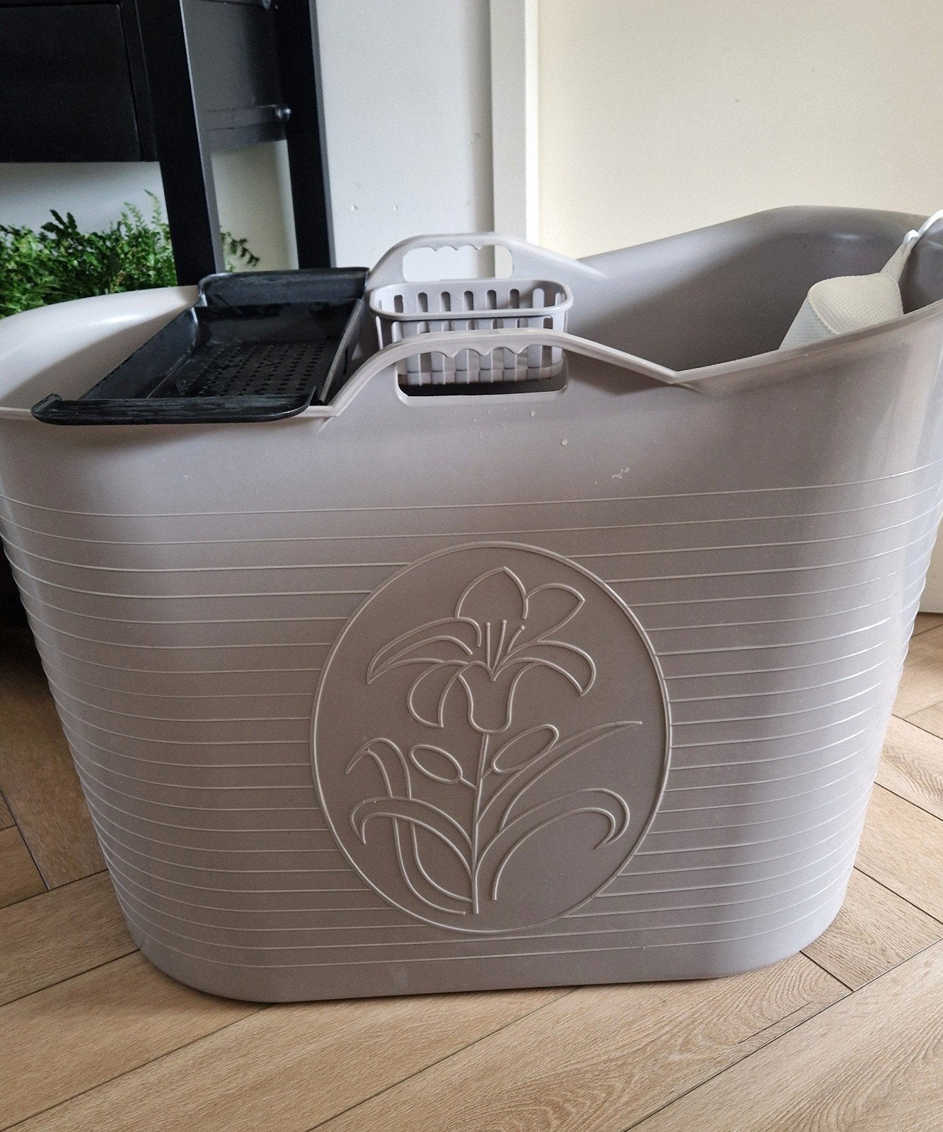 Bath Bucket grijs kunststof zitbad met badplank en nekkussen, Huis en Inrichting, Ophalen, Gebruikt, Overige typen, 50 tot 100 cm