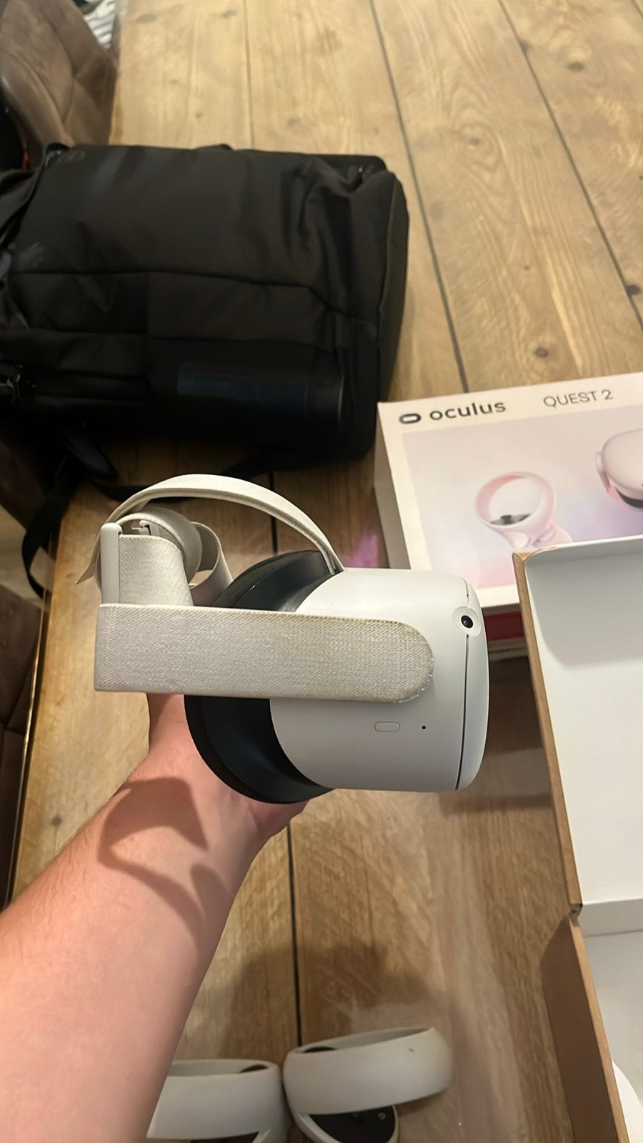 Oculus Quest 2 VR-bril met controllers, Spelcomputers en Games, Virtual Reality, Zo goed als nieuw, Overige platformen, VR-bril