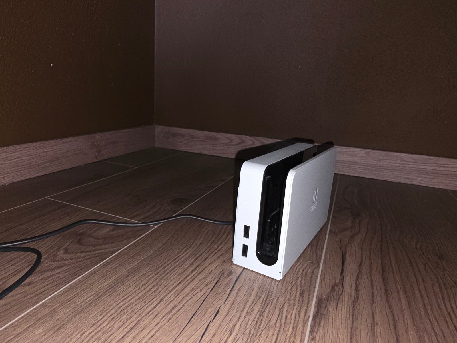 Foto 12 van Nintendo Switch OLED met 2 controllers en dock