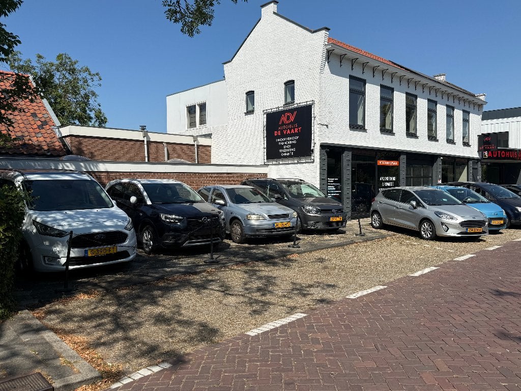 AUTOSHOWROOM / BEDRIJFSRUIMTE TE KOOP IN VLAARDINGEN 1199m2, 1199 m², Koop, Showroom
