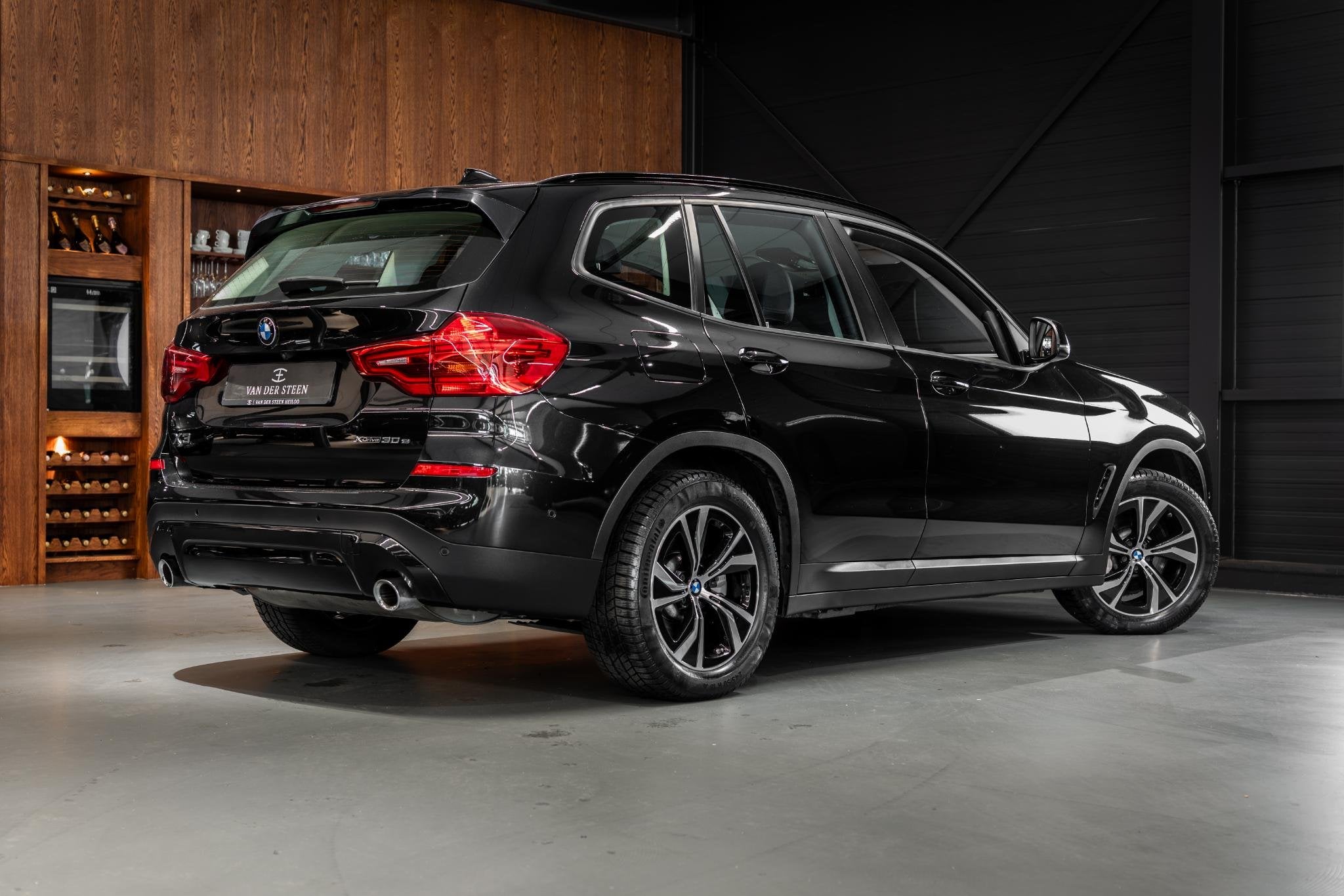 BMW X3 xDrive30e Business Edition Plus Lederen Stoelen | Ach, Auto's, BMW, Gebruikt, 4 cilinders, 2000 kg, Zwart