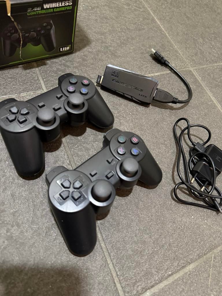 Game Stick Lite 4K met 2 draadloze controllers, Ophalen of Verzenden, Overige merken, Zo goed als nieuw