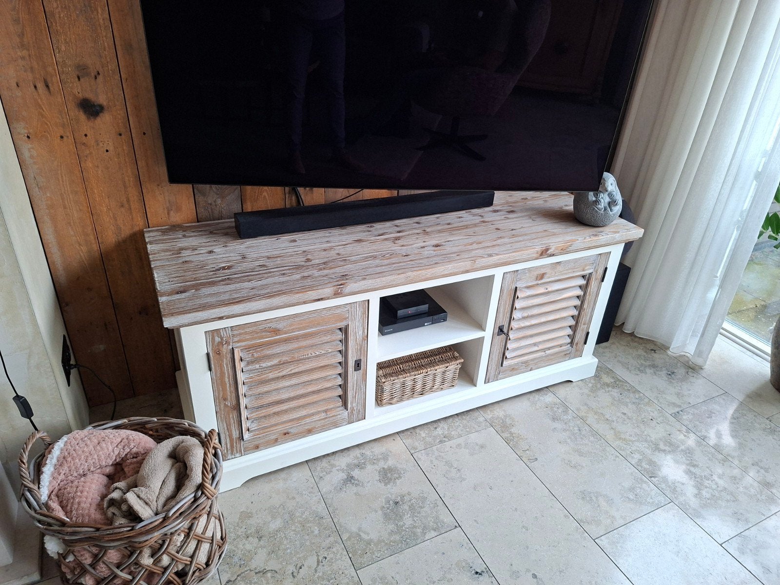 Landelijk TV-meubel met louvre deuren, Ophalen, Gebruikt, 100 tot 150 cm, Landelijk