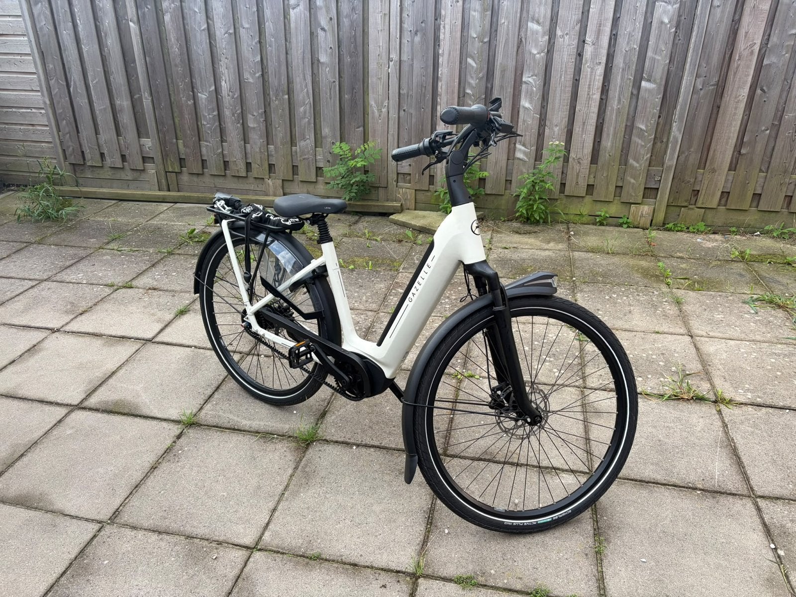 Foto 2 van Gazelle C7 HMB elektrische fiets - Zo goed als nieuw