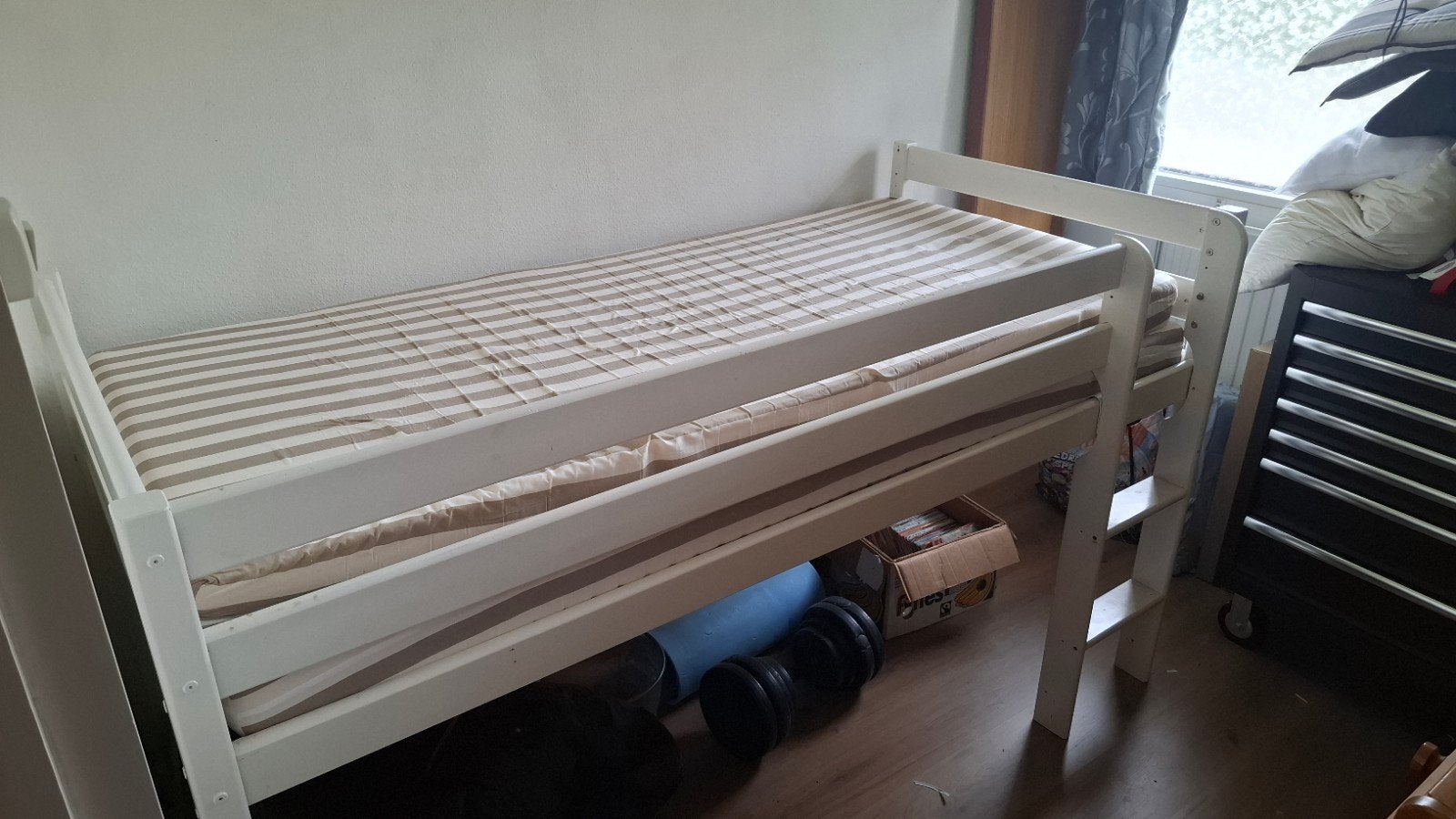 Hoogslaper 90x200 met gratis matras, 117 cm hoog, Ophalen, Gebruikt, Eenpersoons, Minder dan 160 cm