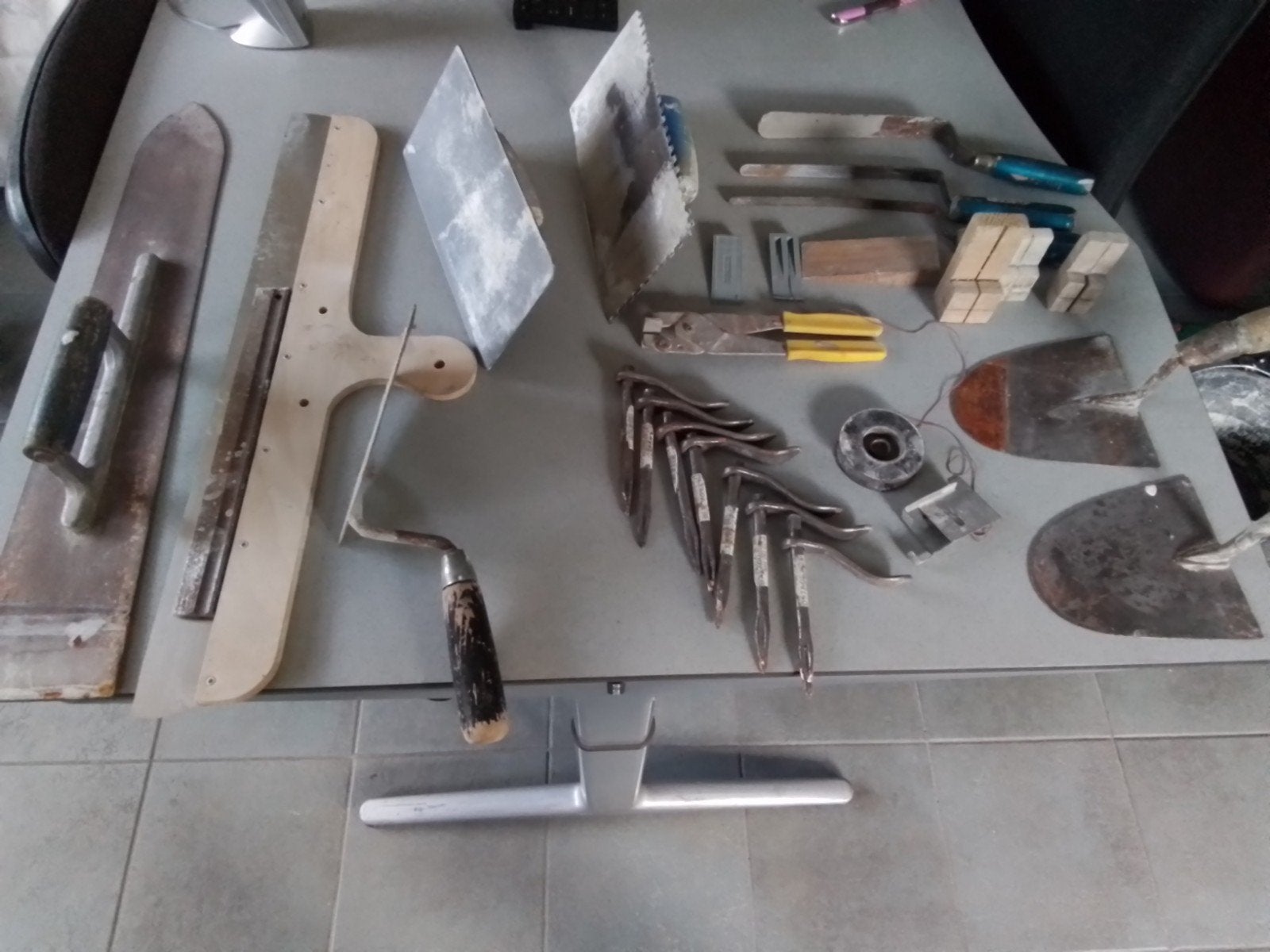 Diverse stucadoors metselaars en tegelzettersgereedschap, Doe-het-zelf en Verbouw, Gereedschap | Handgereedschap, Ophalen