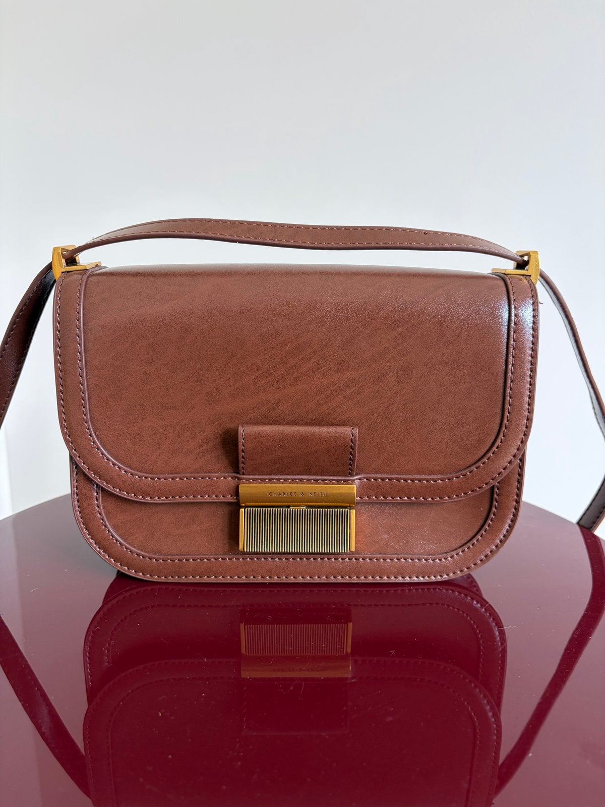 Charles & Keith Charlot Bag | Donkerbruin, Ophalen, Zo goed als nieuw, Bruin, Schoudertasje