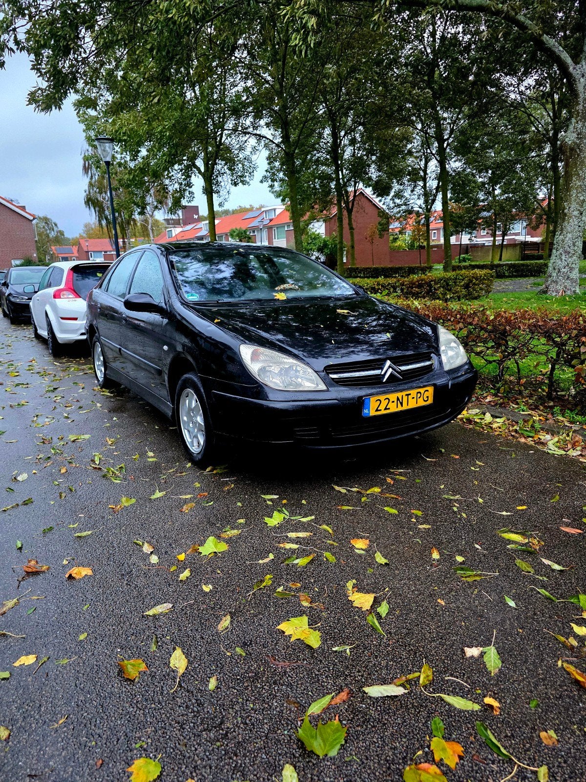 Citroën C5 2.0 16V AUT  Zwart, Auto's, 4 cilinders, 700 kg, Zwart, Origineel Nederlands