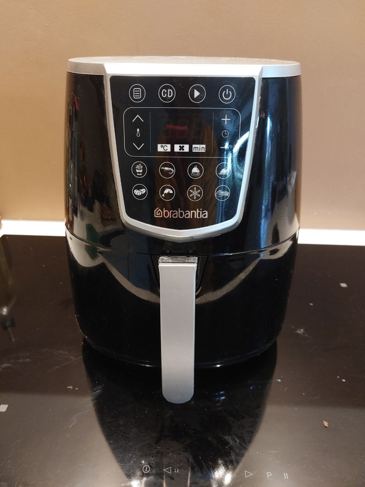 Airfryer van Brabantia - bitterballen tijdens WK, Ophalen, Zo goed als nieuw, Airfryer XL