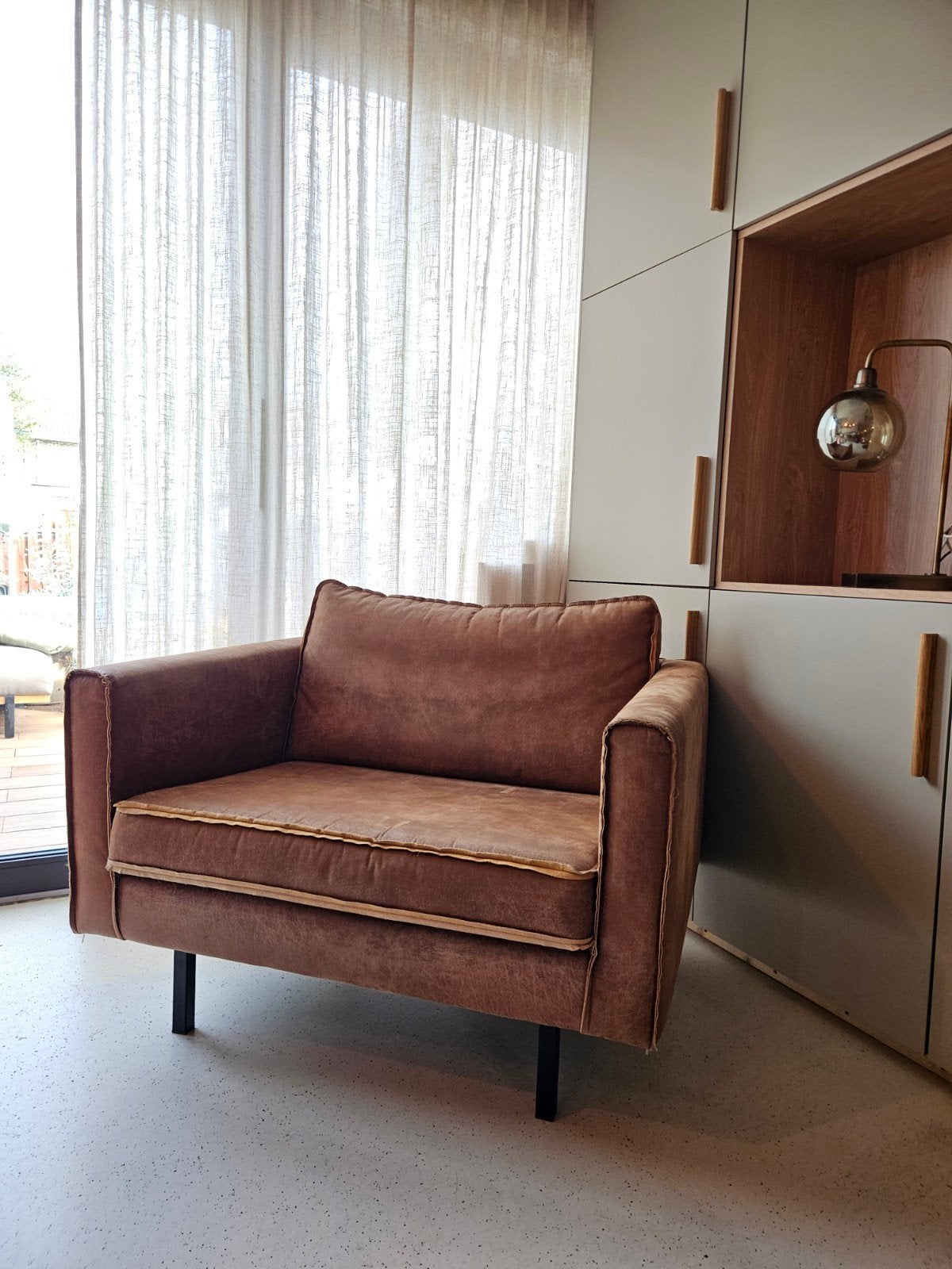 Sissy boy loveseat Amsterdam bruin/cognac, Ophalen, Modern, Comfortabel, Gebruikt, 75 tot 100 cm