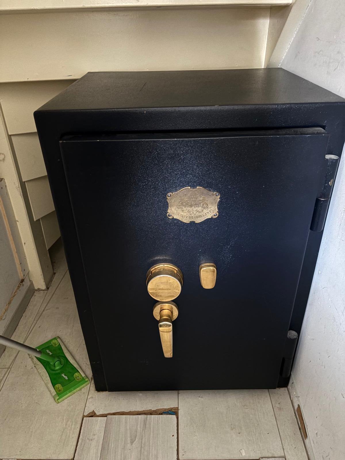 Kluis Lips met cijferslot en 2 sleutels erg zwaar, Huis en Inrichting, Brandblussers en Brandkasten, Ophalen, Zo goed als nieuw