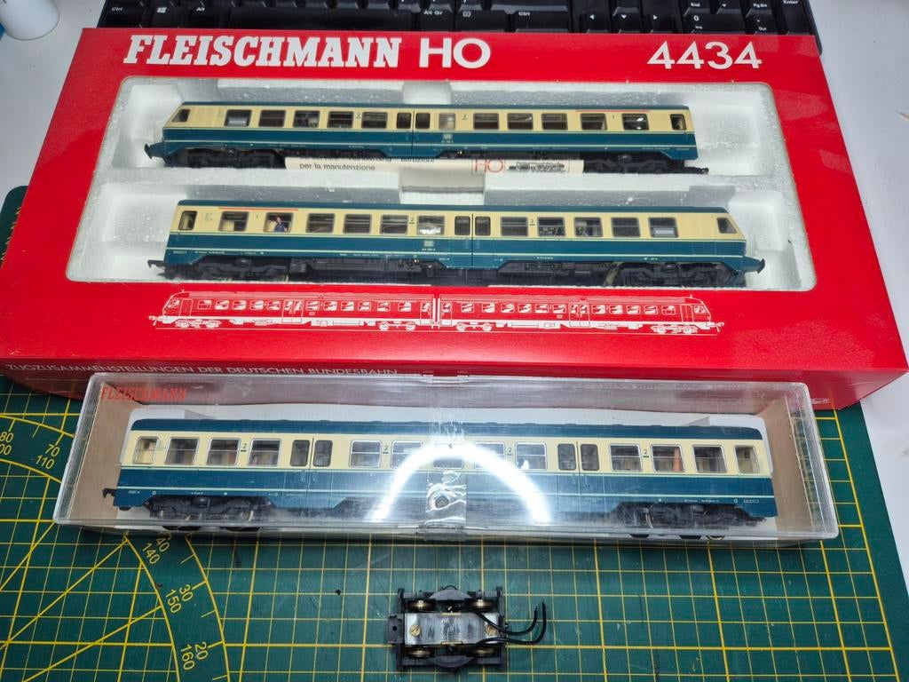 Br614 Fleischmann 3 delig (lenz) oceaanblauw, Gebruikt, Fleischmann, Ophalen of Verzenden, Gelijkstroom