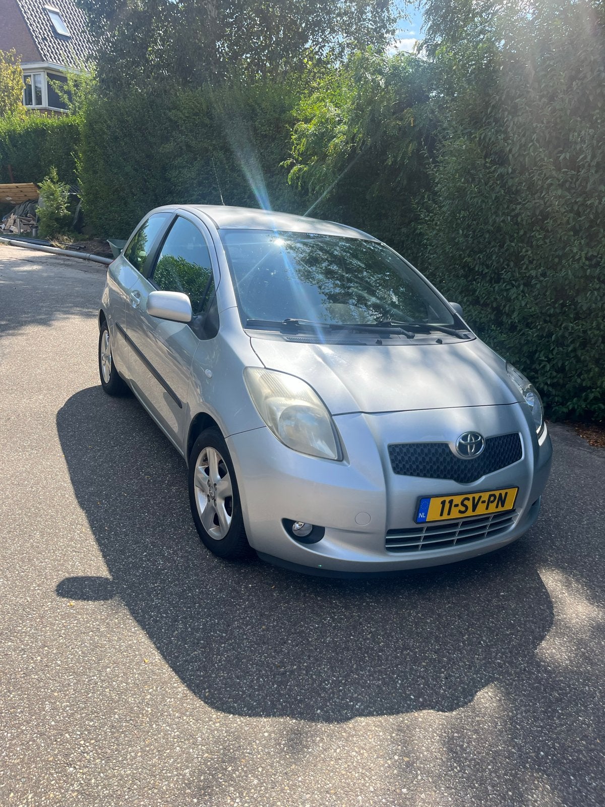 Toyota Yaris 1.3 16V Vvt-i 3DR 2006 Grijs, Voorwielaandrijving, 40 €/maand, 4 cilinders, 995 kg
