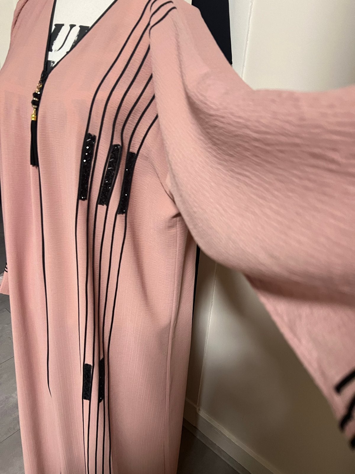 Elegante Roze Abaya met Zwarte Details, Maat 38/40 (M), Ophalen of Verzenden, Zo goed als nieuw, Roze