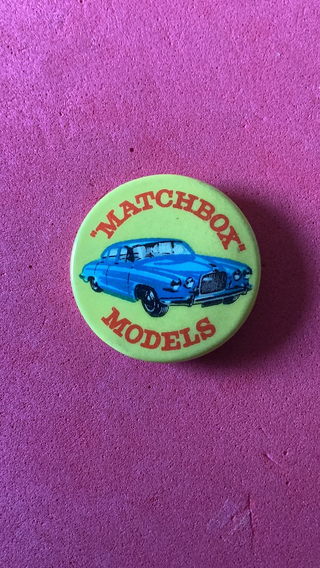 Kleine button Matchbox Models, Verzamelen, Speldjes, Pins en Buttons, Verzenden, Zo goed als nieuw, Merk, Button
