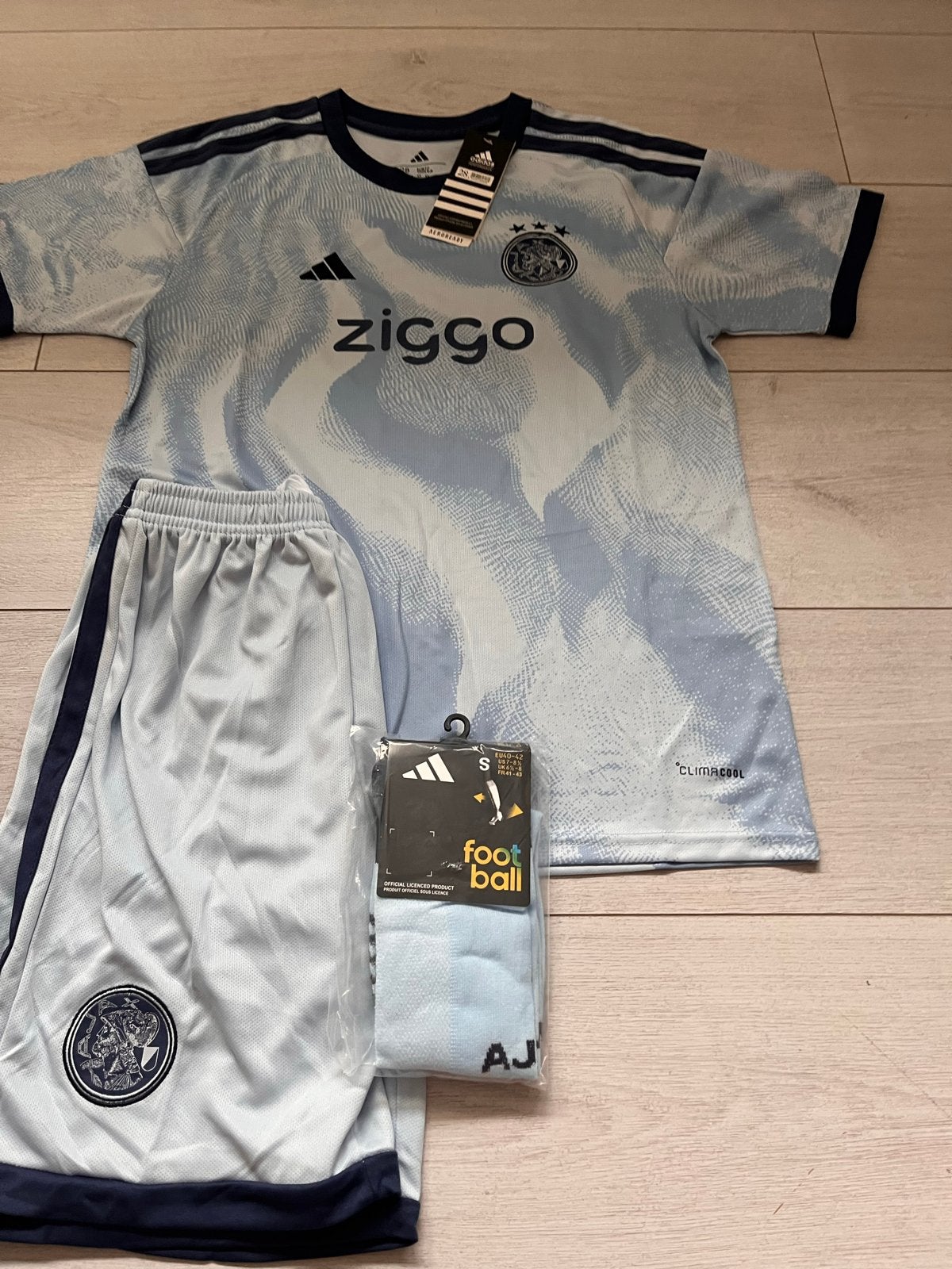 Ajax Tenue Maat 158 - Gloednieuw met Sokken, Sport en Fitness, Ophalen of Verzenden, Nieuw, Set
