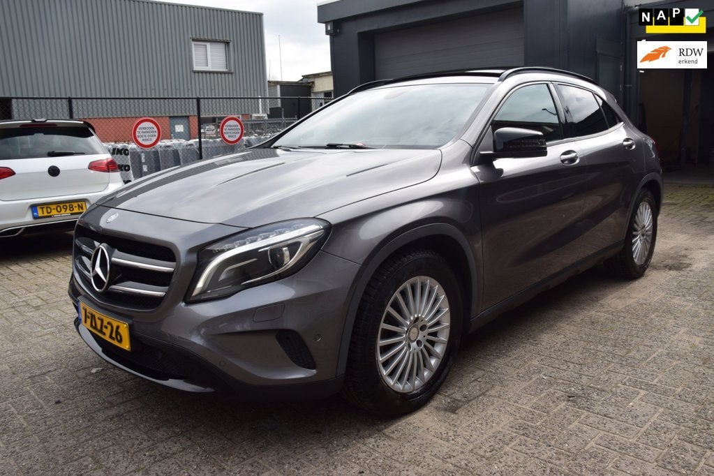 Mercedes-Benz GLA-klasse 200 Ambition, Auto's, Gebruikt, Euro 6, 715 kg, Bedrijf