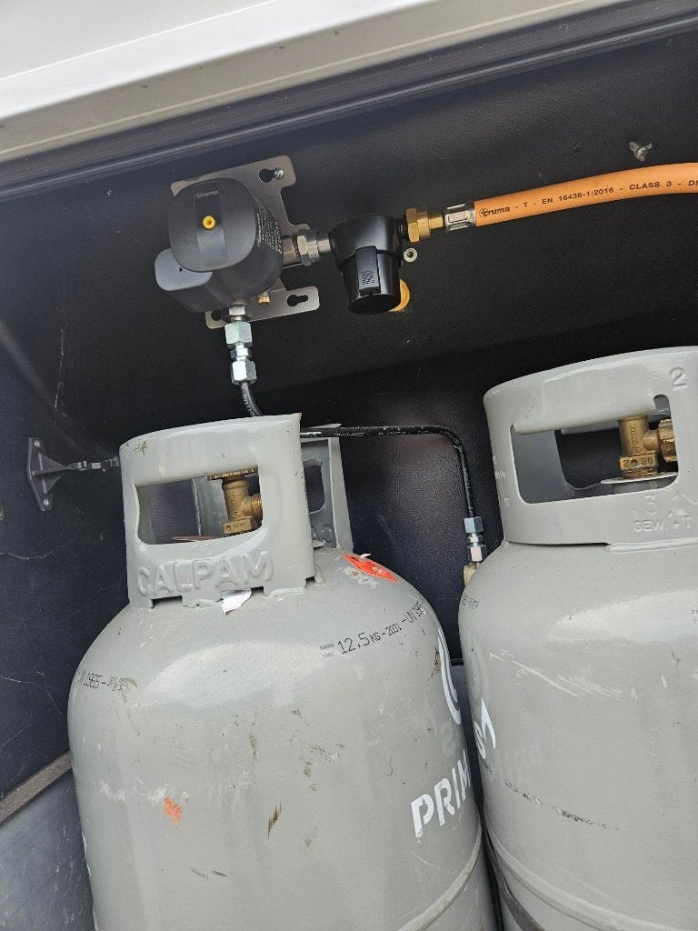 Foto 7 van Prachtige rapido 997 Mercedes automaat alle opties 2x airco.