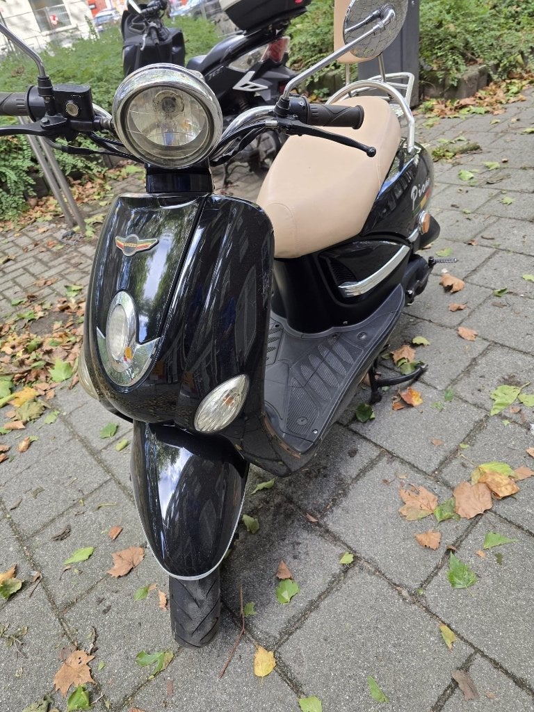 Brommers pisa, Ophalen, Pisa, Zo goed als nieuw, Maximaal 25 km/u