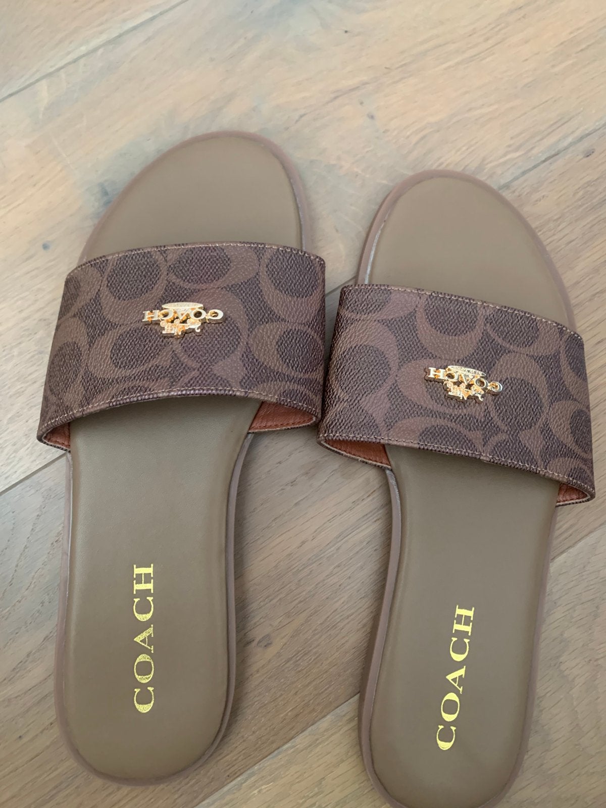 Dames slippers Coach maat 40,5, Kleding | Dames, Ophalen of Verzenden, Nieuw