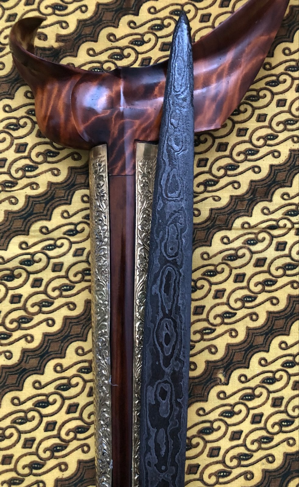 Antieke Keris met prachtig bewerkt lemmet en schede, Antiek en Kunst, Ophalen of Verzenden