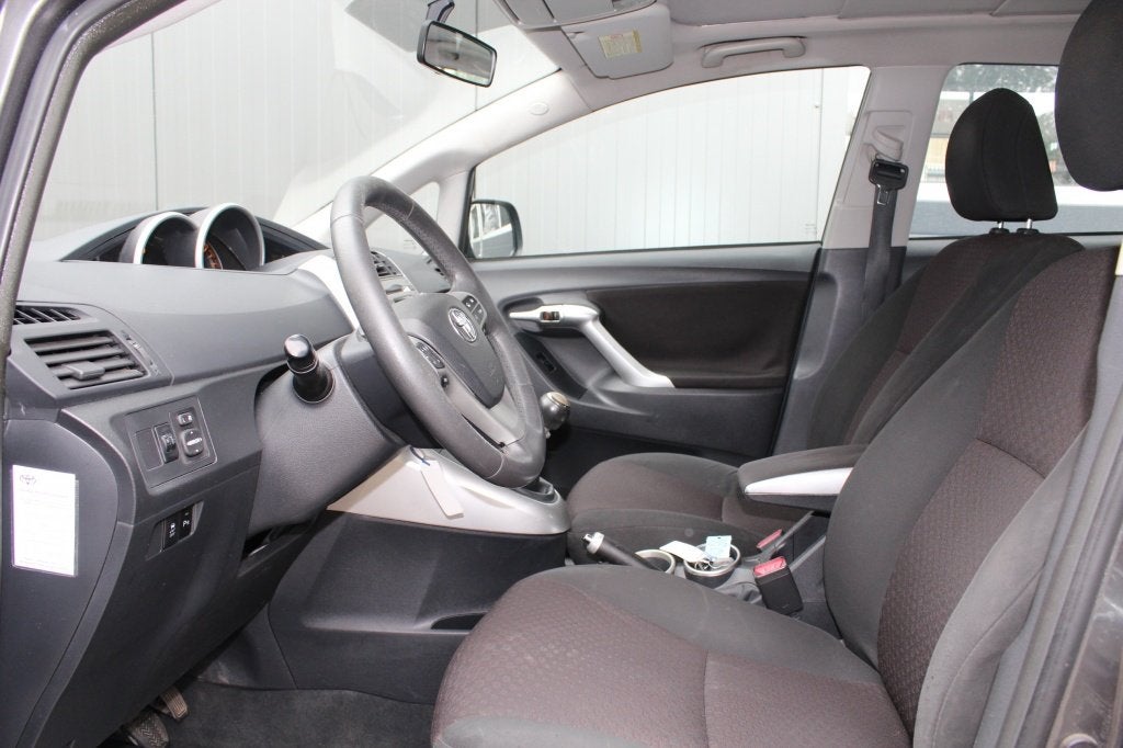 Toyota Verso 1.6 Panoramic / 7 persoons / Trekhaak 1300KG! /, Auto's, Parkeersensor, Gebruikt, 4 cilinders, 132 pk