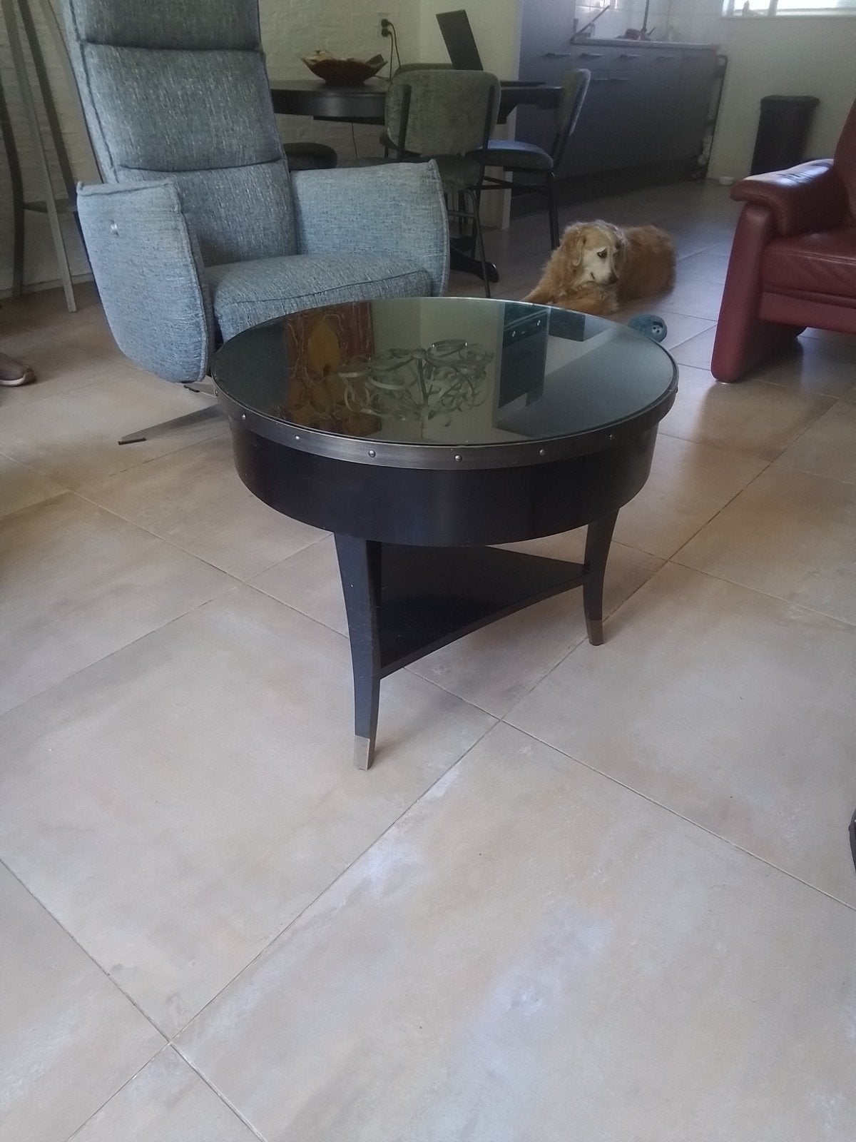 Stijlvolle ronde salontafel met glazen blad, Modern, Klassiek, 50 tot 100 cm, Rond, Minder dan 50 cm