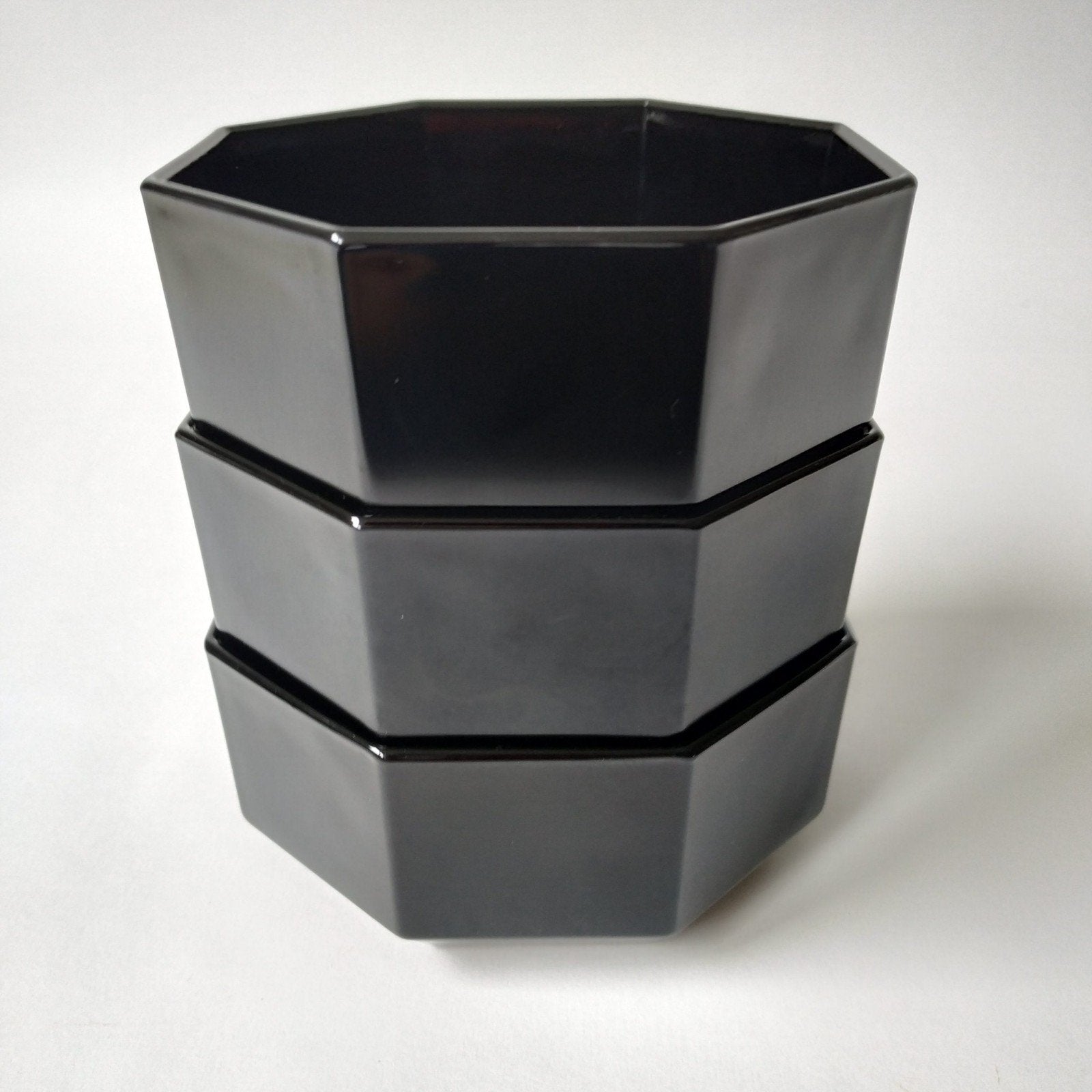 Vintage zwart 8 hoekig servies. Grote kom Arcoroc, Ophalen of Verzenden, Overige stijlen, Kom(men)