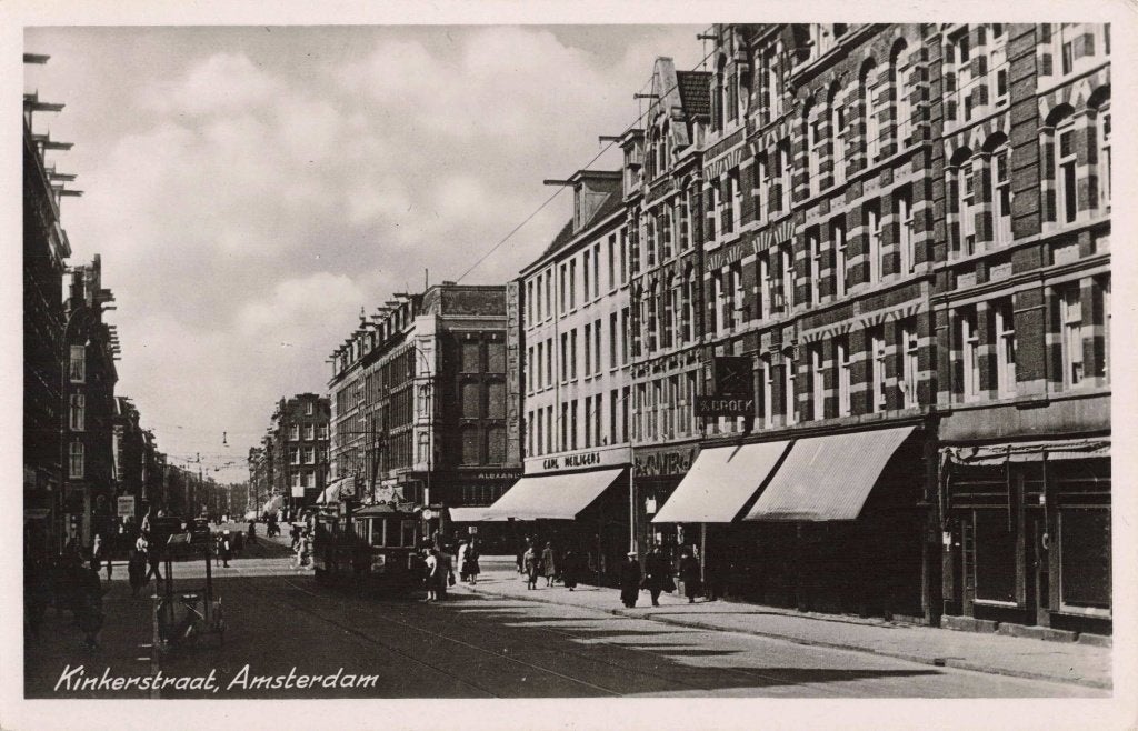 Amsterdam Kinkerstraat met tram M8260, Verzamelen, Ansichtkaarten | Nederland, Ophalen, 1940 tot 1960, Ongelopen, Noord-Holland