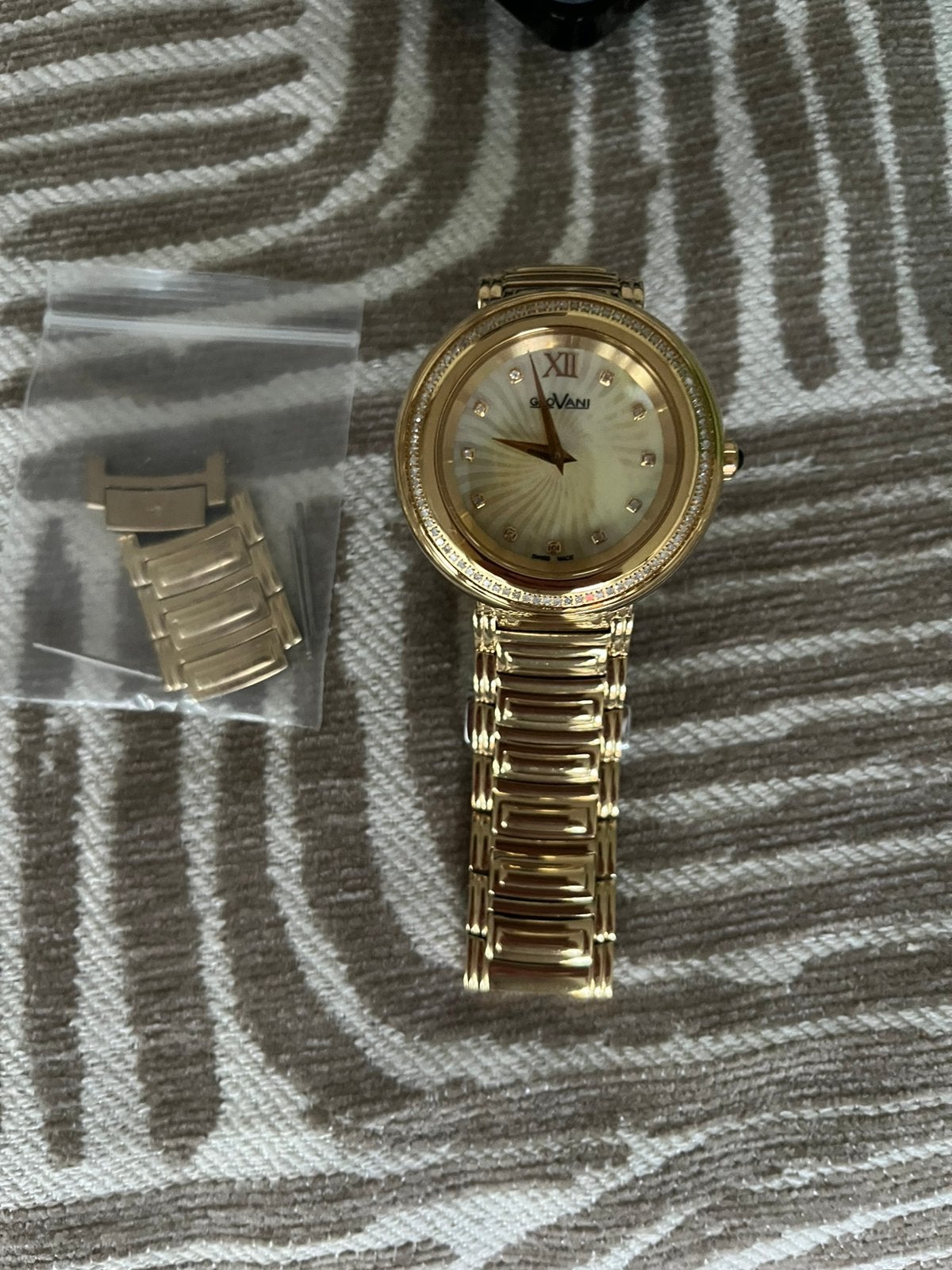 Geovani horloge goud met diamantjes rondom, Ophalen of Verzenden, Zo goed als nieuw, Staal, Overige merken