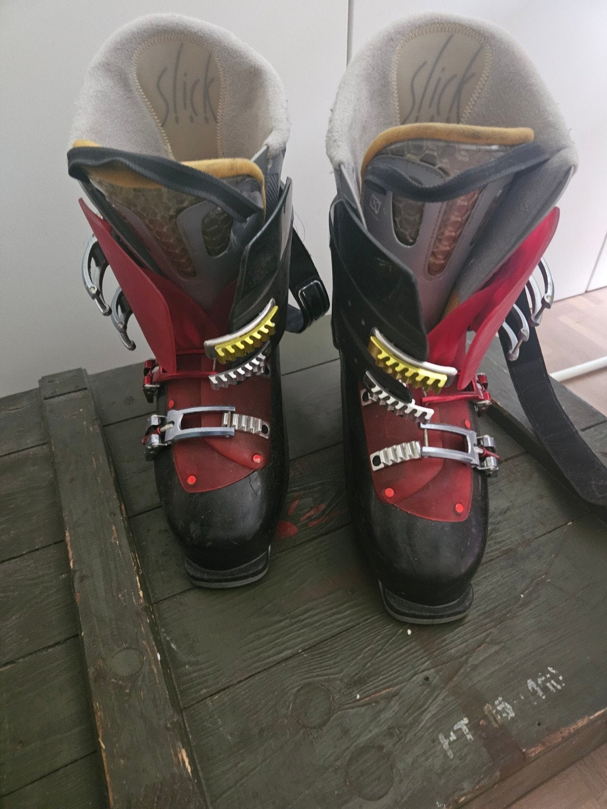 Salomon skischoenen maat 43, zeer goede staat, Sport en Fitness, Schoenen, Zo goed als nieuw, Skiën, Salomon