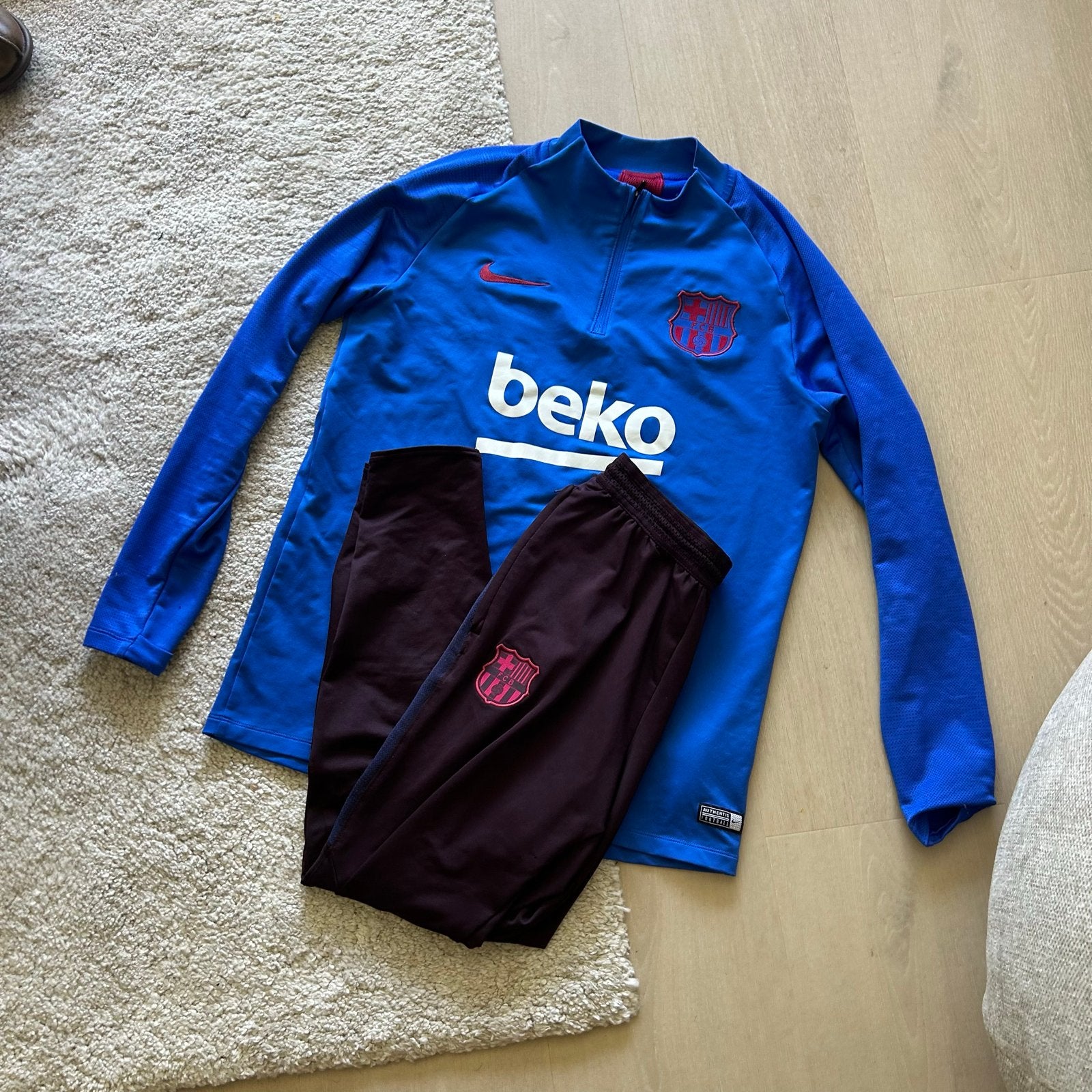 FC Barcelona trainingspak - shirt maat L, broek maat M, Ophalen, Blauw, Overige maten, Voetbal