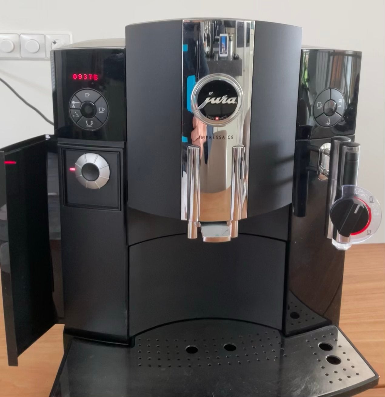Jura Impressa C9 Piano Black volautomatische espressomachine, Witgoed en Apparatuur, Ophalen, Afneembaar waterreservoir, Gebruikt