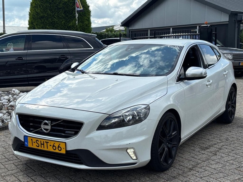 Volvo V40 1.6 D2 R-Design Wit Led Alcantara 2013 (bj 2013), Auto's, Voorwielaandrijving, Euro 5, Gebruikt, 4 cilinders