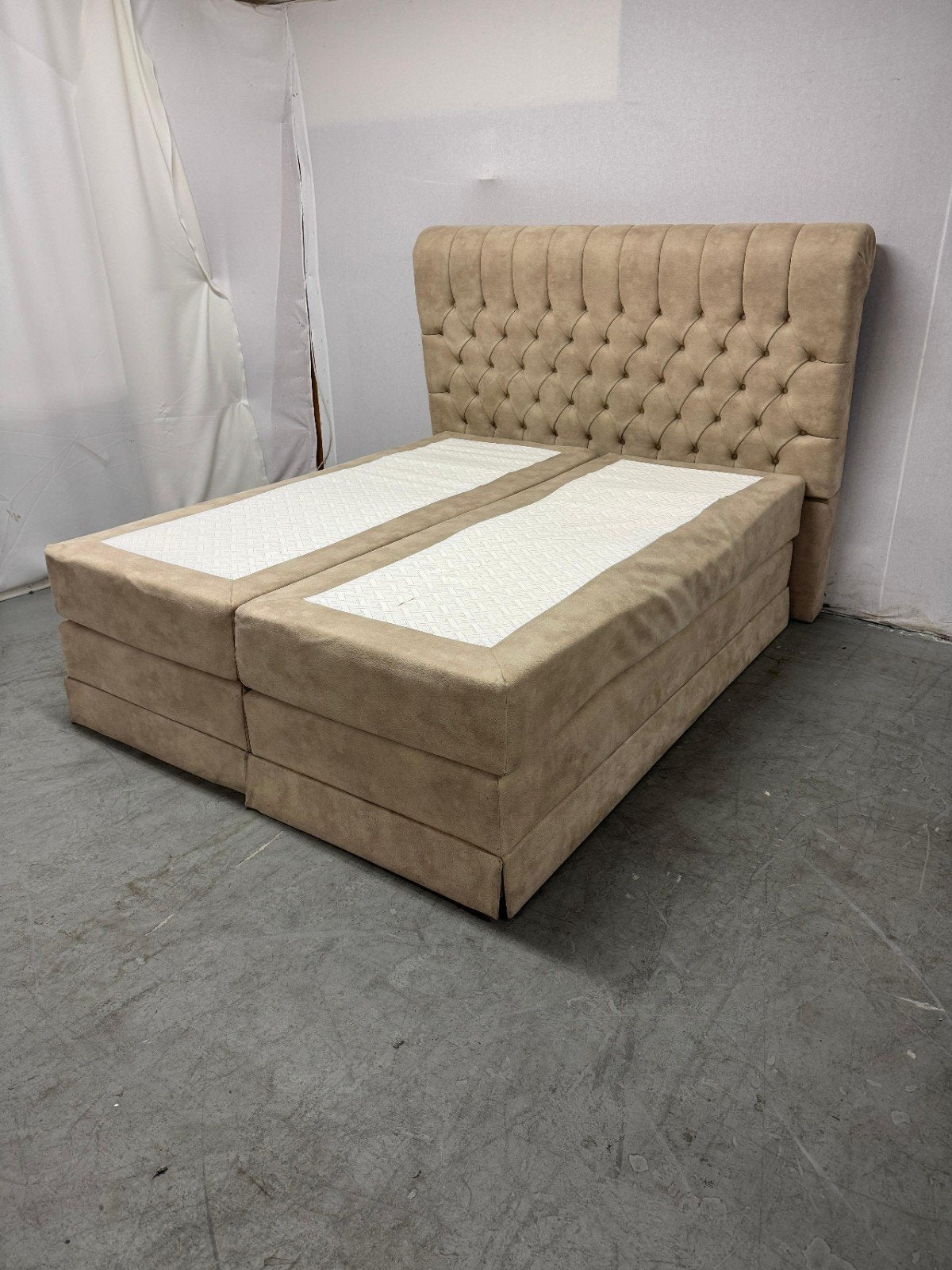 Luxe Boxspring 160x200 - bed met Hoofdbord met LEVERING, Beige, Tweepersoons, Ophalen of Verzenden, Zo goed als nieuw