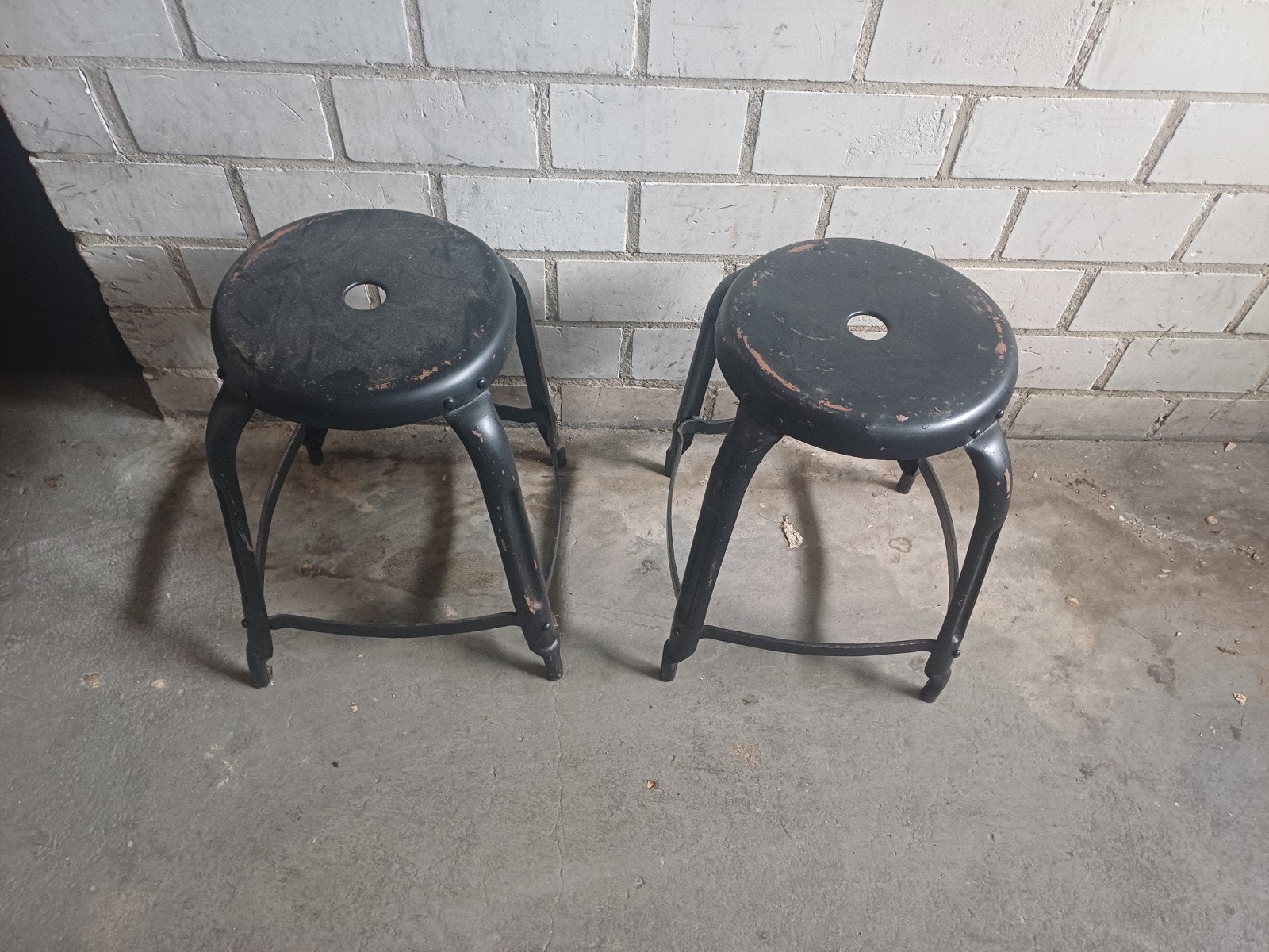 Set van 2 vintage industriële krukken, Ophalen