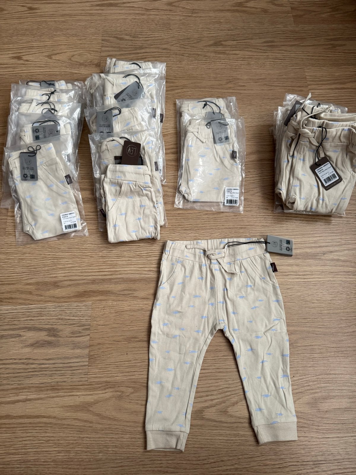 Partij Levv baby broekjes - Nieuw met kaartjes, Ophalen of Verzenden, Nieuw