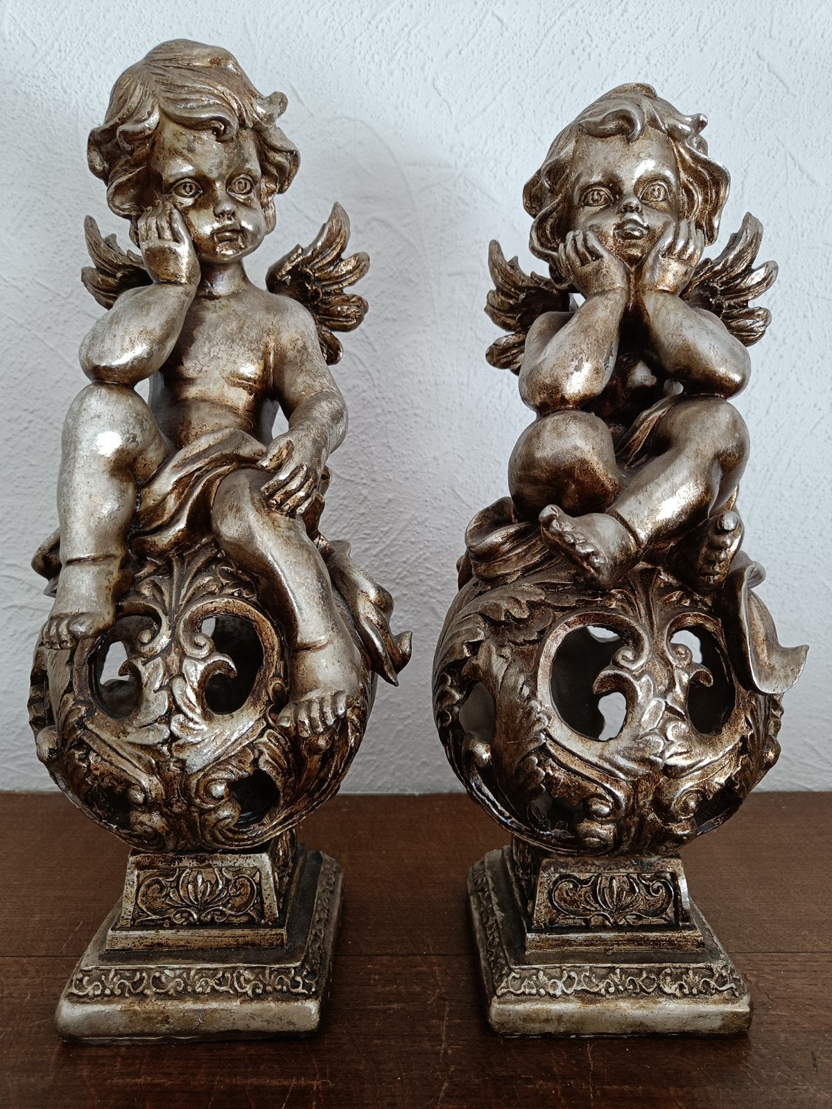 Koppel engelen beelden., Ophalen of Verzenden, Gebruikt, Zilver, Kunststof