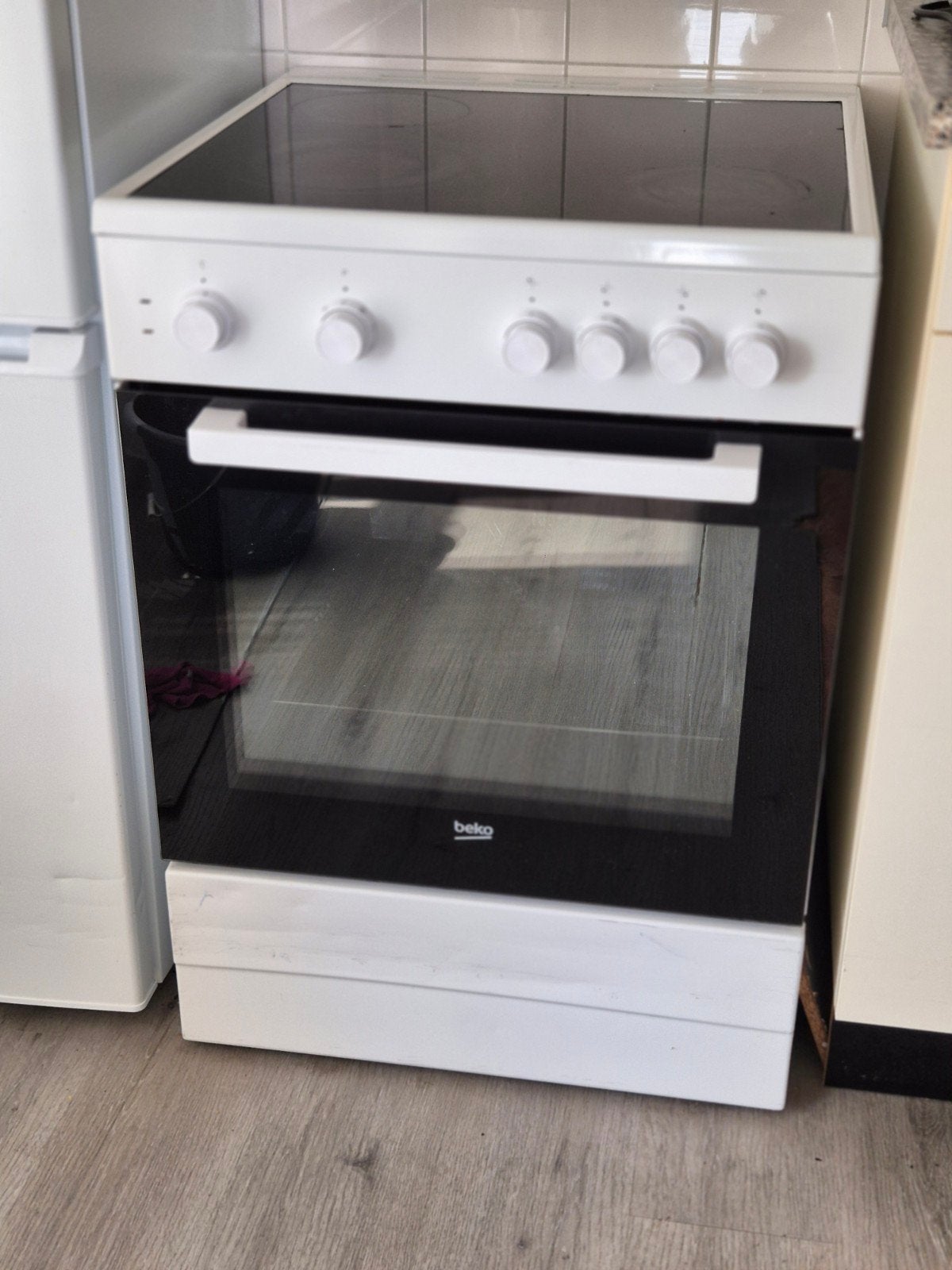 Beko Vrijstaand elektrisch met Oven, Ophalen, Gebruikt, Oven, 60 cm of meer